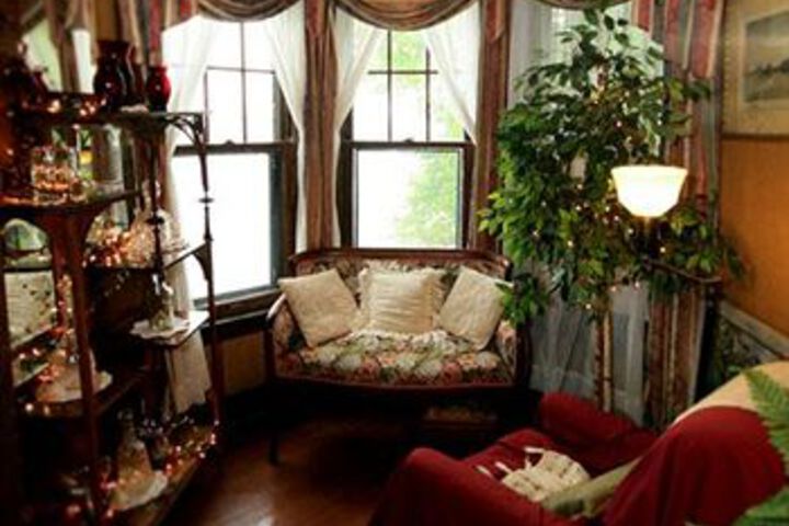 Spicer Castle Inn & Restaurant
