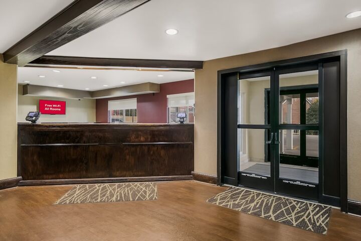 Hotel Interior 10 of 32