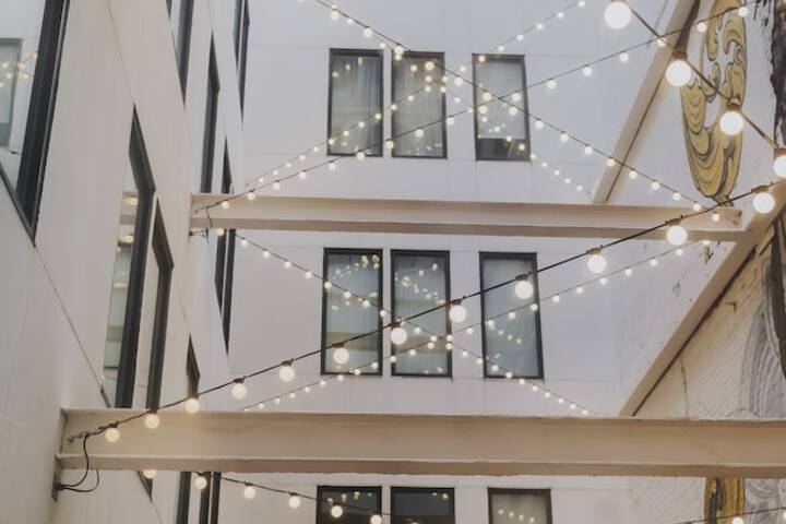 The Peregrine Omaha Downtown Curio Collection by Hilton