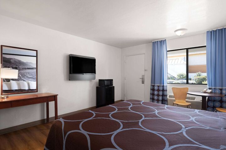 Room 33 of 35