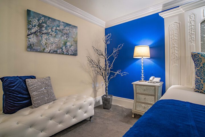 Room 203 of 251
