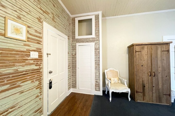 Room 96 of 150