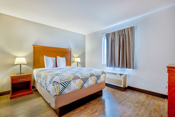 Room 18 of 34