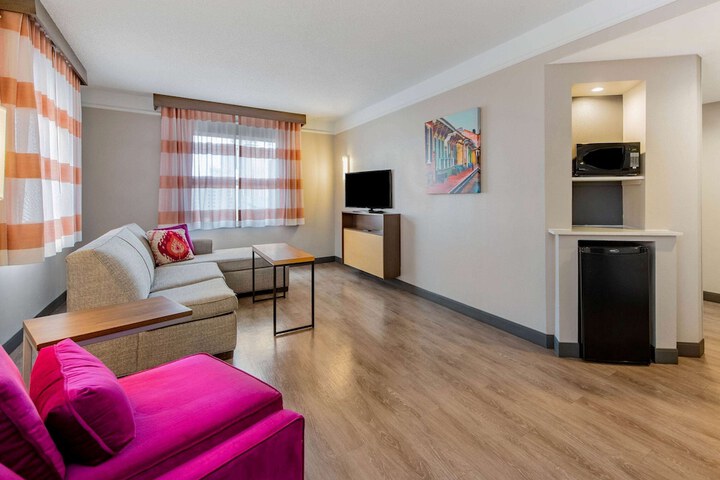 Room 48 of 65