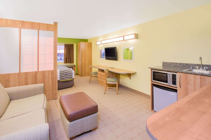 Room 11 of 26