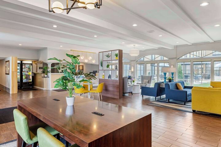 Hotel Interior 10 of 39