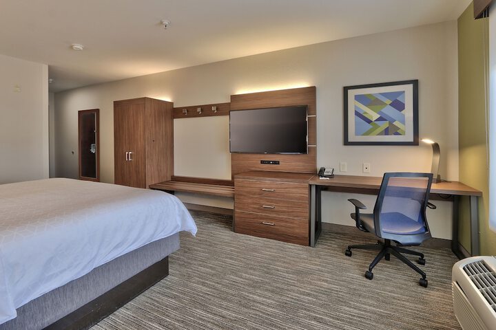 Room 70 of 90