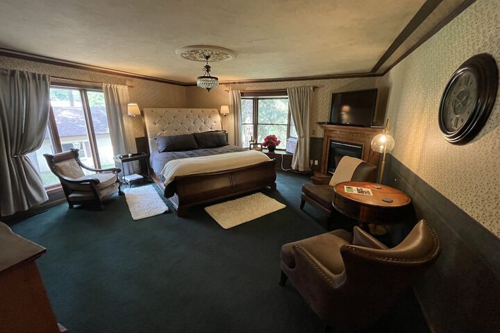Room 44 of 60