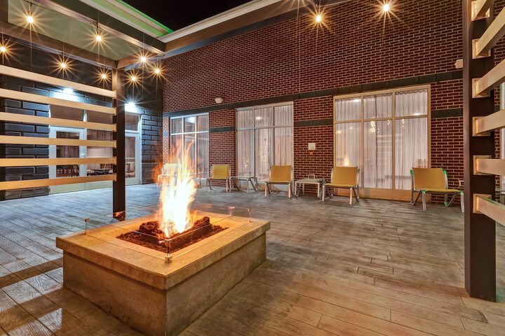 Holiday Inn & Suites Toledo Southwest - Perrysburg by IHG