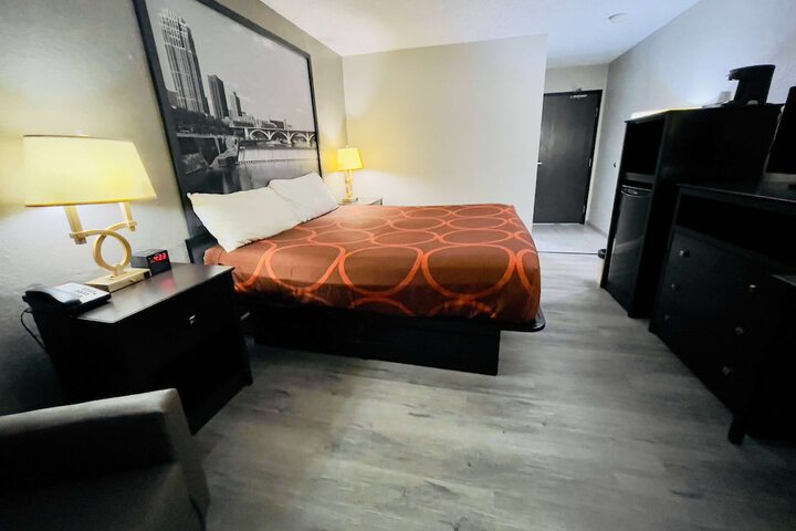 Room 22 of 65