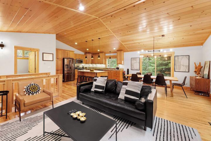 Modern Lake Tahoe Retreat Ski and Swim