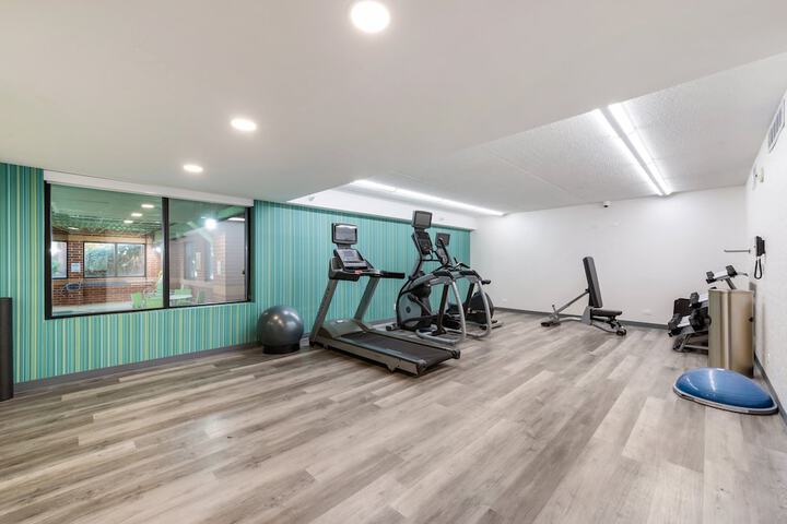 Holiday Inn Express Naperville by IHG