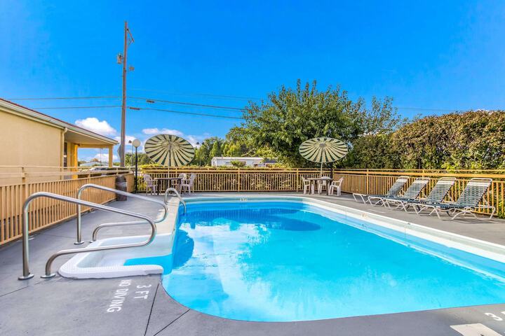 Econo Lodge Norwalk