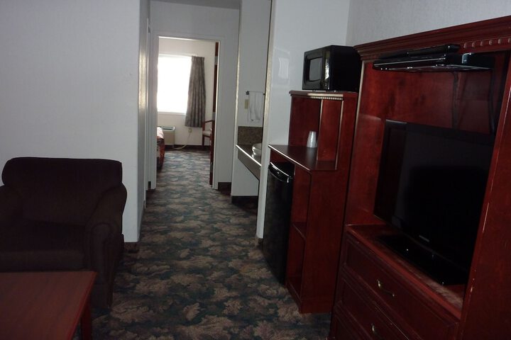 Room 13 of 27