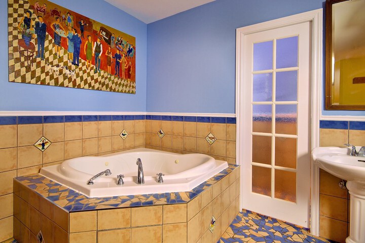 Hot Tub 57 of 60
