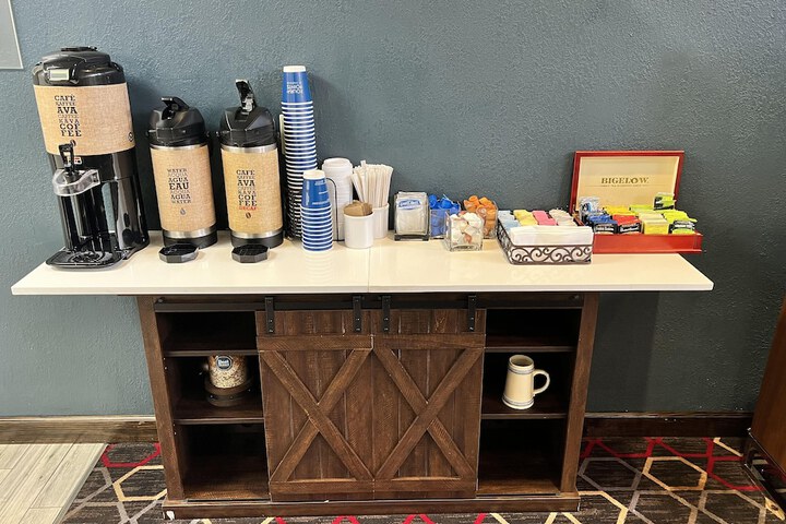 Breakfast/Coffee Service 48 of 60