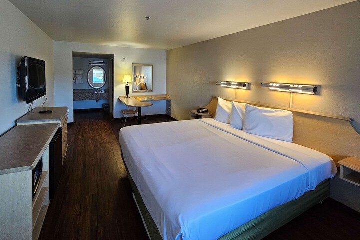 Room 16 of 29