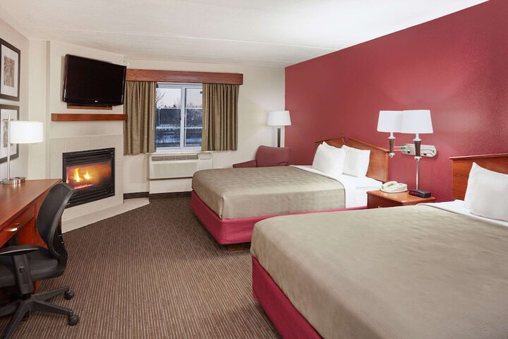 Room 6 of 15