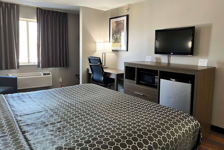 Room 27 of 51