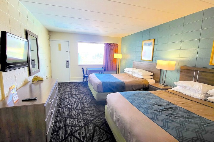 Room 9 of 11