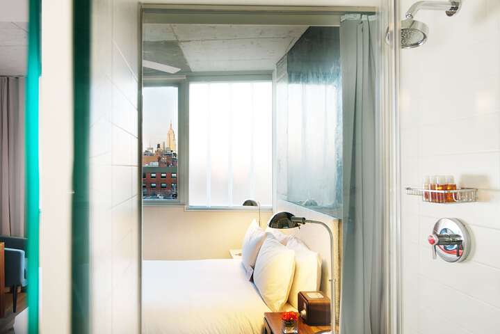 Room 20 of 33