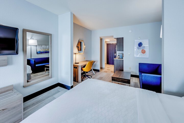 Room 50 of 68