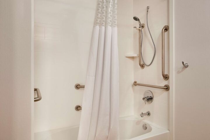 Hampton Inn & Suites Cleveland / Independence
