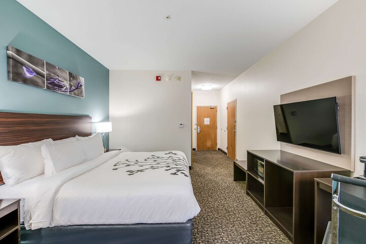 Room 21 of 34
