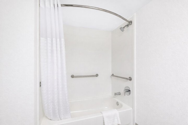 Comfort Suites Baymeadows Near Butler Blvd