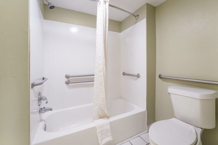 Room 15 of 28