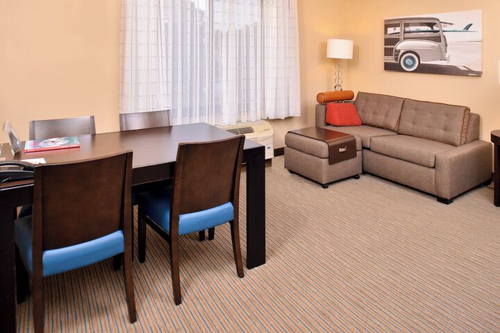 Room 32 of 48