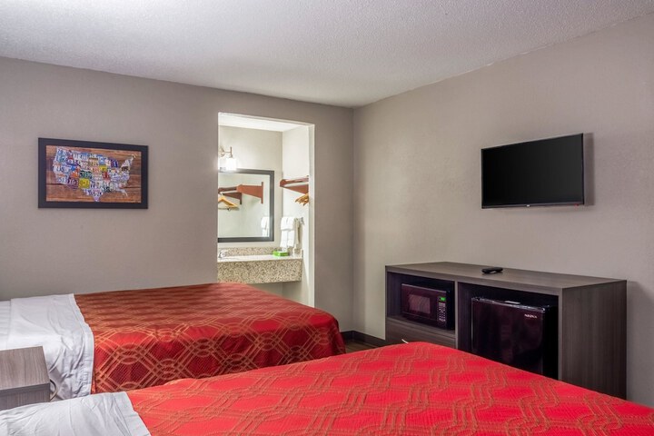 Room 12 of 26