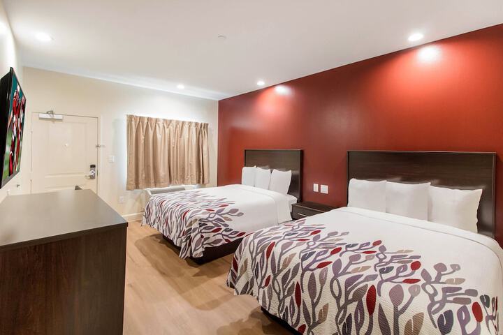 Room 25 of 40