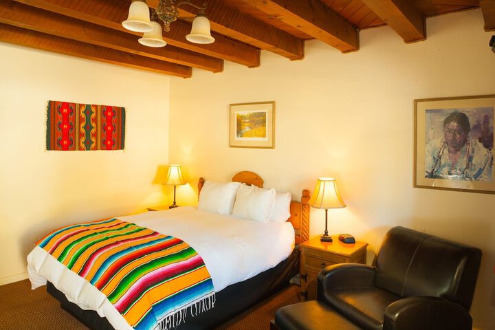 El Pueblo Lodge
