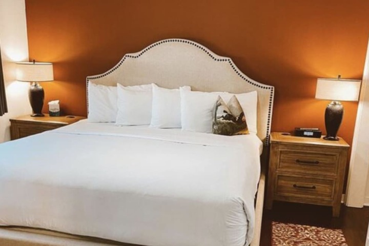 Room 11 of 37