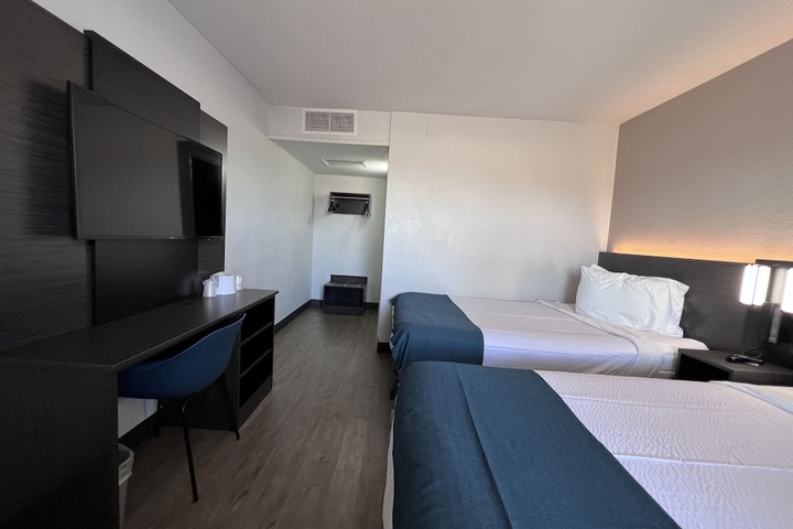 Room 11 of 43