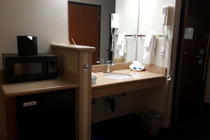 Room 14 of 27