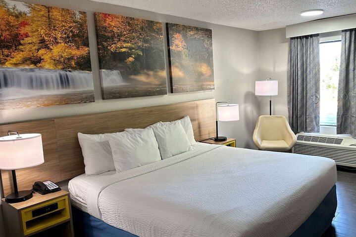 Room 14 of 25