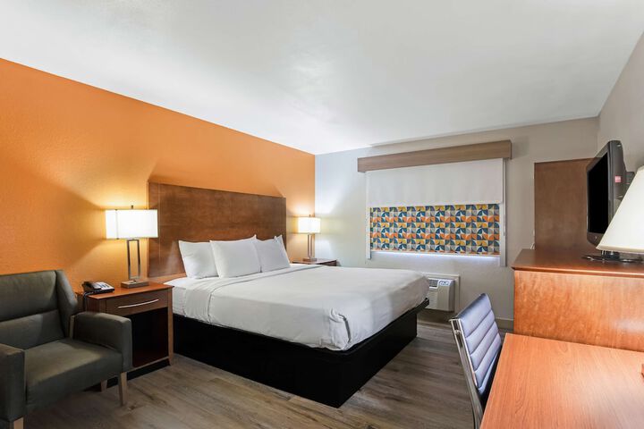 Room 15 of 32