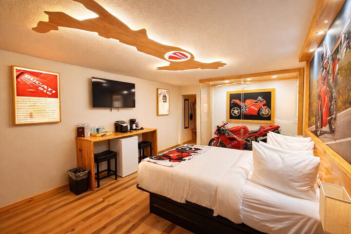Motorcycle Inn