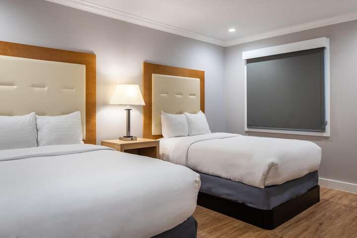 Room 35 of 68