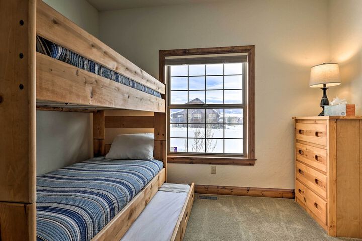 Luxe Rocky Mtn Retreat w / Hot Tub - by Winter Park
