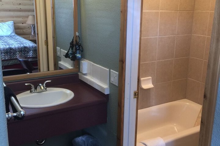 The Historic Madison Hotel Motel