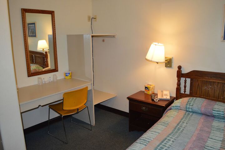 Room 30 of 34