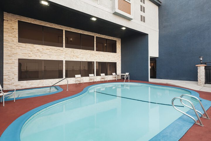 Pool 2 of 32