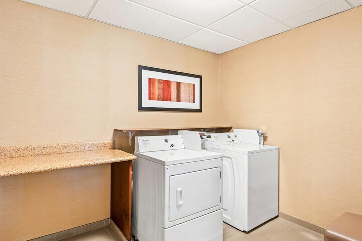 Comfort Suites Linn County