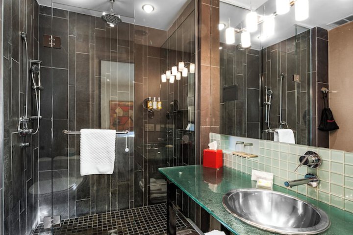 The Shaw Club Hotel