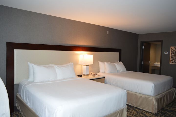 Room 34 of 104