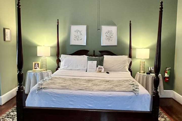 Room 13 of 50