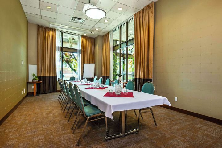 Grand Park Hotel Vancouver Airport an Ascend Collection Hotel